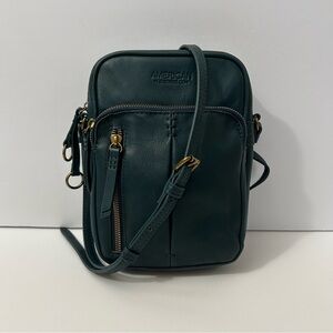 American Leather Co - Cleveland
North-South Crossbody Bag - Hunter Green